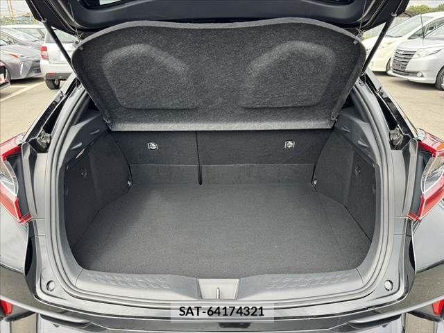 Toyota C-HR 2019-08 8741159-18
