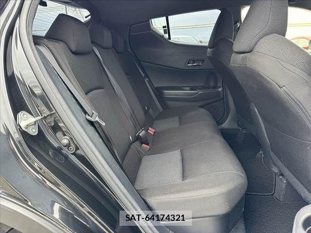 Toyota C-HR 2019-08 8741159-19