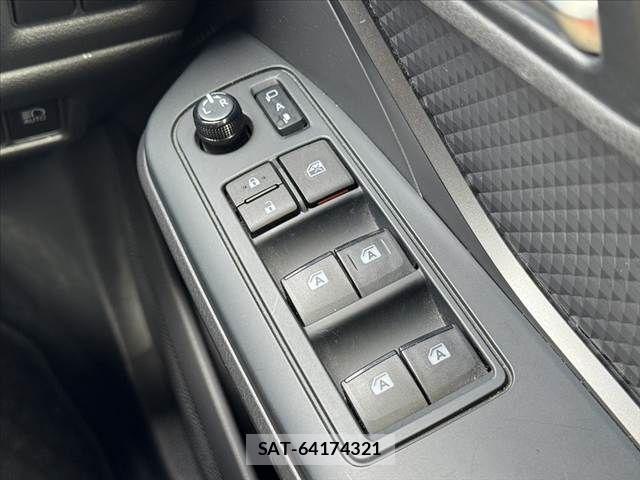 Toyota C-HR 2019-08 8741159-25