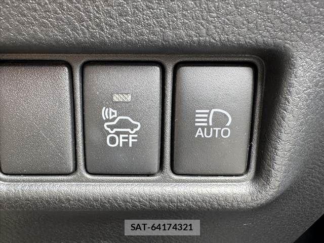 Toyota C-HR 2019-08 8741159-27