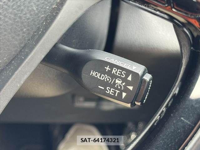 Toyota C-HR 2019-08 8741159-5