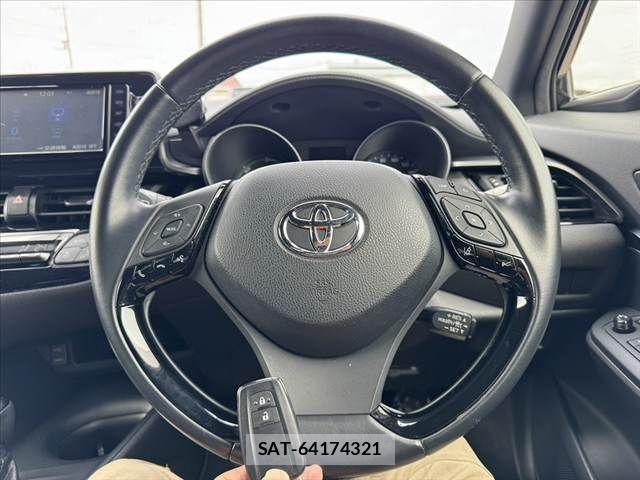 Toyota C-HR 2019-08 8741159-6