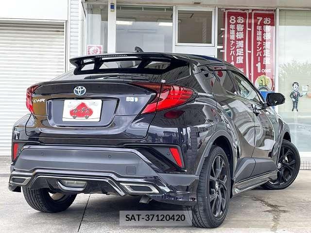 Toyota C-HR 2021-09 8741136-2