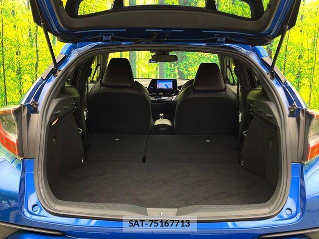 Toyota C-HR 2017-06 8741158-9