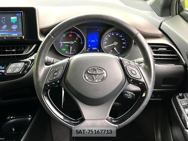 Toyota C-HR 2017-06 8741158-10