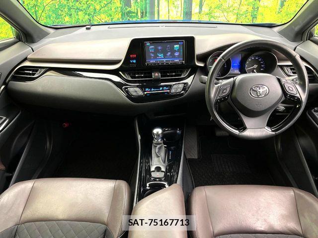Toyota C-HR 2017-06 8741158-1