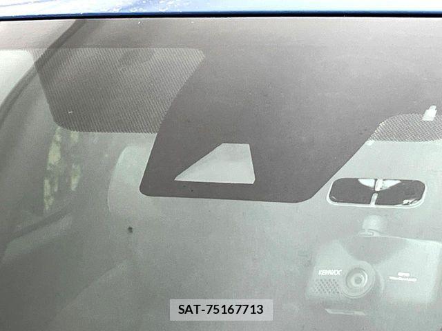 Toyota C-HR 2017-06 8741158-2