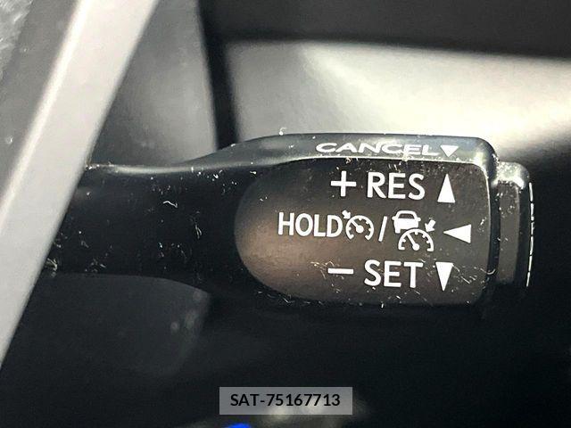 Toyota C-HR 2017-06 8741158-6