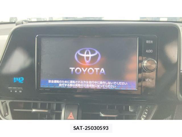 Toyota C-HR 2017-10 8741162-14