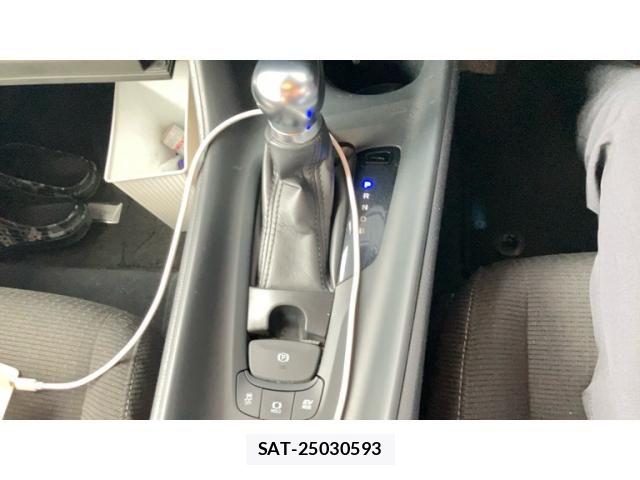 Toyota C-HR 2017-10 8741162-17