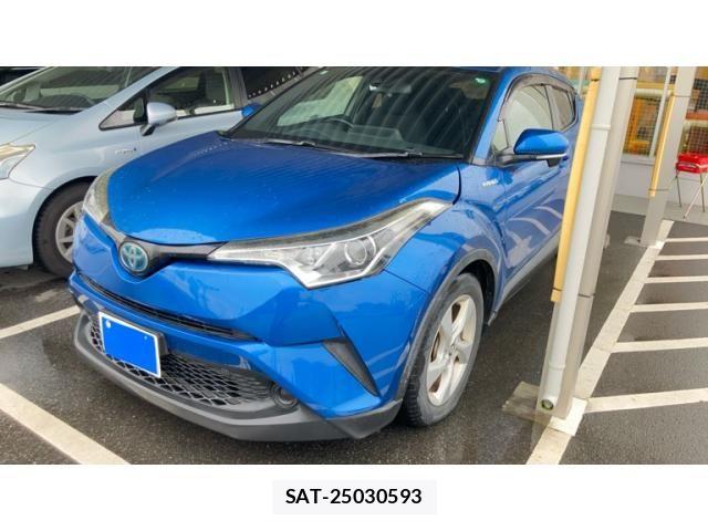 Toyota C-HR 2017-10 8741162-1