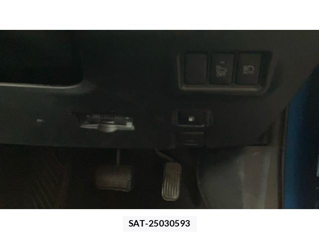 Toyota C-HR 2017-10 8741162-20