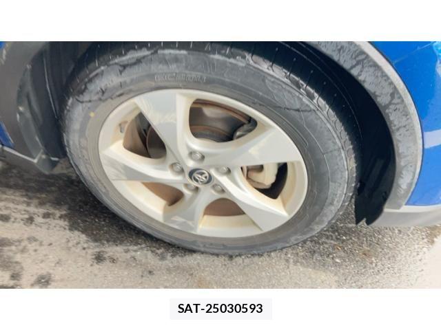 Toyota C-HR 2017-10 8741162-2