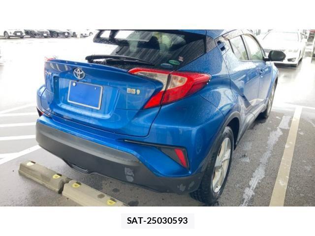 Toyota C-HR 2017-10 8741162-6