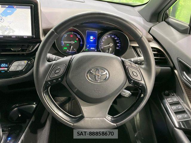 Toyota C-HR 2017-09 8779742-11
