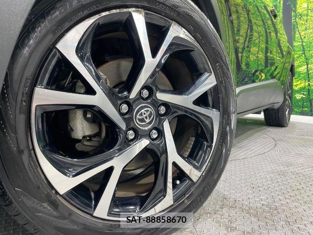 Toyota C-HR 2017-09 8779742-13