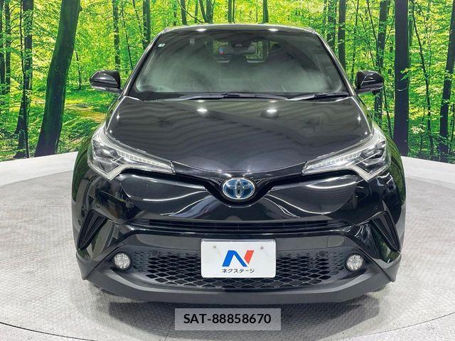 Toyota C-HR 2017-09 8779742-14