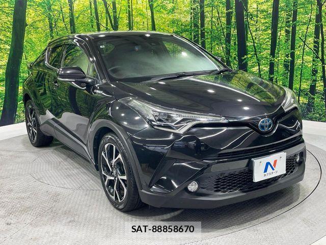Toyota C-HR 2017-09 8779742-16