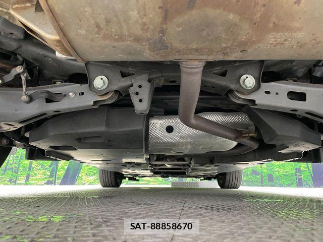 Toyota C-HR 2017-09 8779742-18