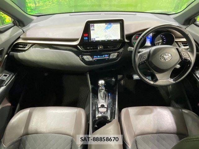Toyota C-HR 2017-09 8779742-3