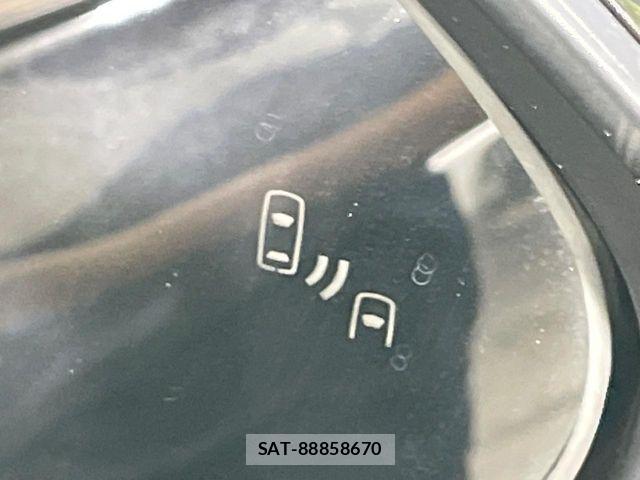 Toyota C-HR 2017-09 8779742-7