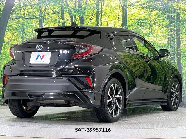 Toyota C-HR 2017-05 8779741-17