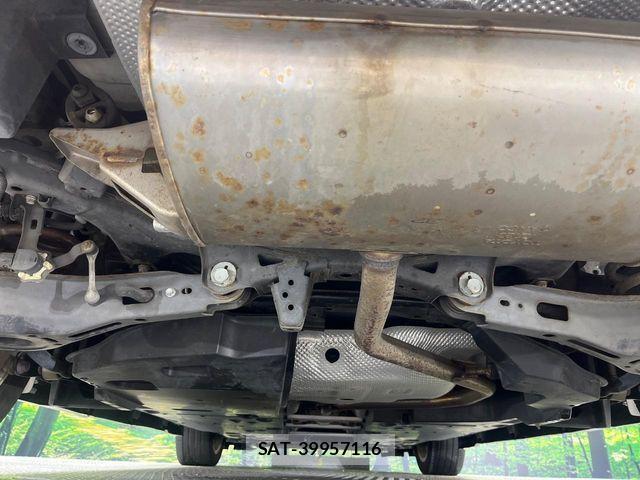 Toyota C-HR 2017-05 8779741-19
