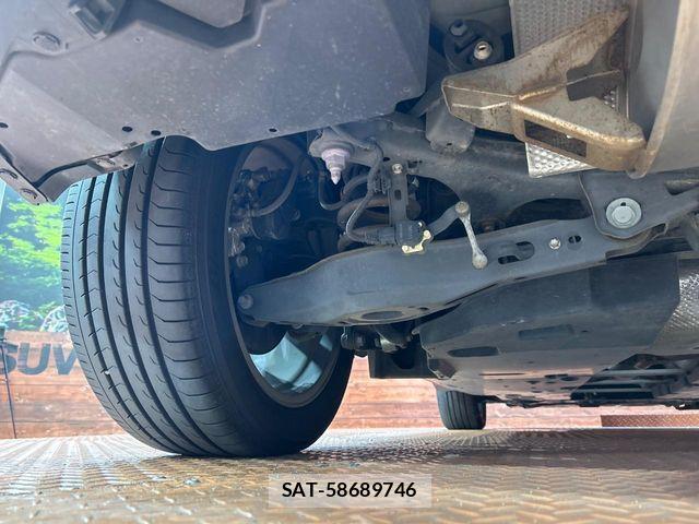 Toyota C-HR 2017-09 8779738-19