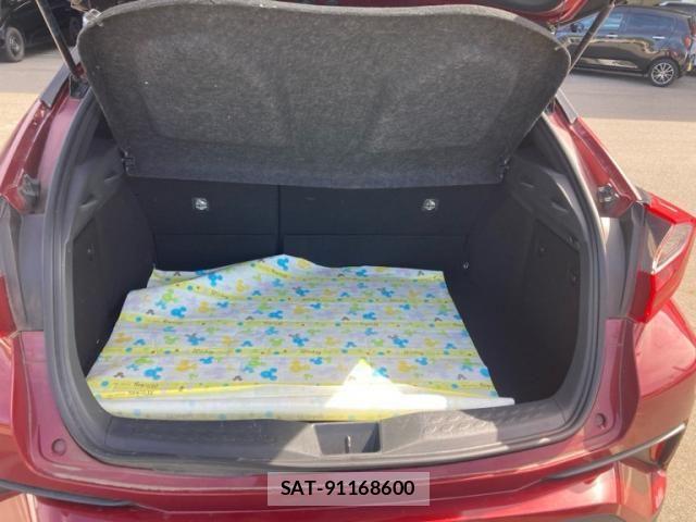Toyota C-HR 2017-10 8779743-10