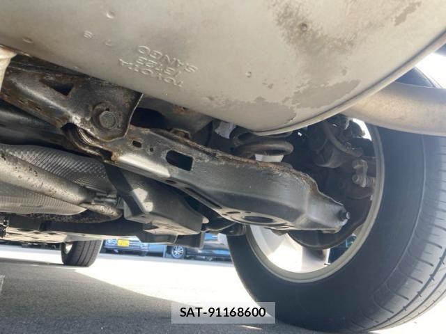 Toyota C-HR 2017-10 8779743-13
