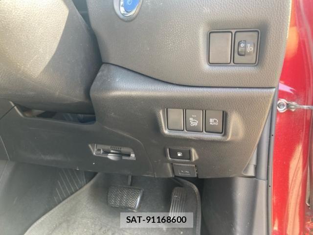Toyota C-HR 2017-10 8779743-15