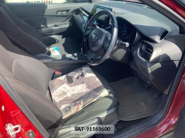 Toyota C-HR 2017-10 8779743-17