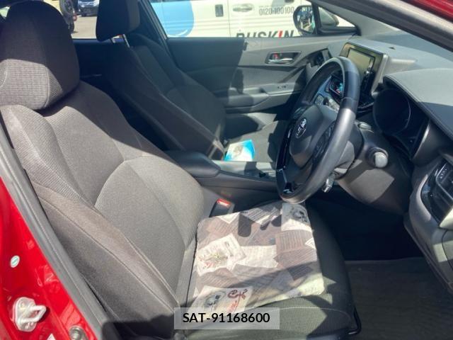 Toyota C-HR 2017-10 8779743-18
