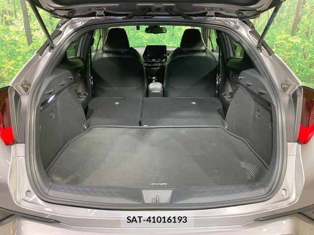 Toyota C-HR 2021-01 8795479-9