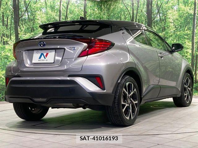 Toyota C-HR 2021-01 8795479-16