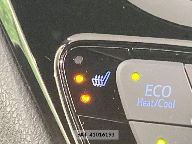 Toyota C-HR 2021-01 8795479-6