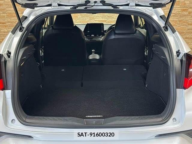 Toyota C-HR 2021-10 8795476-12