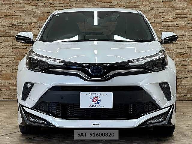 Toyota C-HR 2021-10 8795476-14