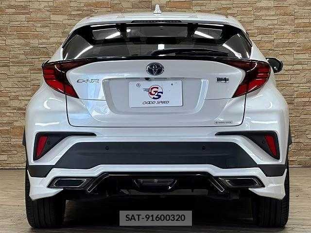 Toyota C-HR 2021-10 8795476-15