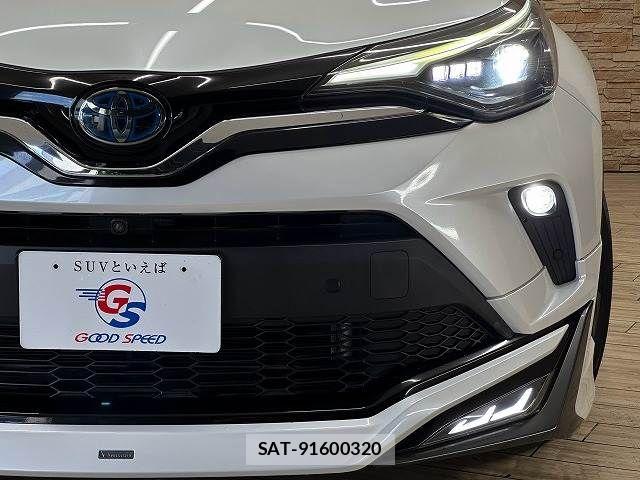 Toyota C-HR 2021-10 8795476-19
