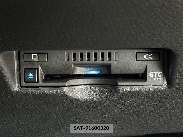 Toyota C-HR 2021-10 8795476-8