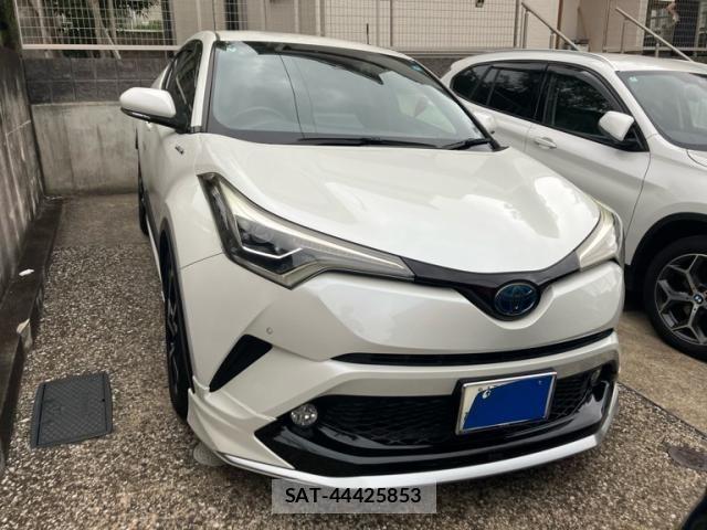 Toyota C-HR 2017-03 8795488-0