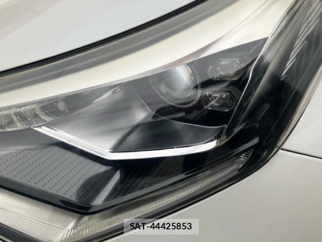 Toyota C-HR 2017-03 8795488-9