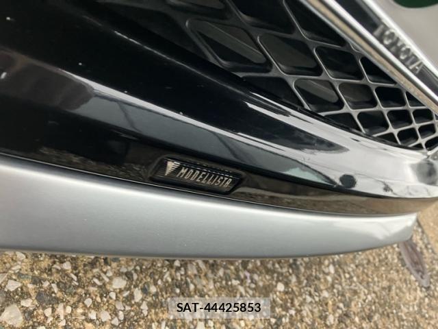 Toyota C-HR 2017-03 8795488-10