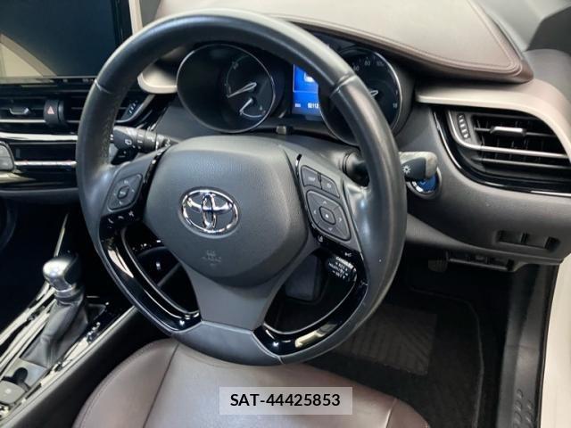 Toyota C-HR 2017-03 8795488-13