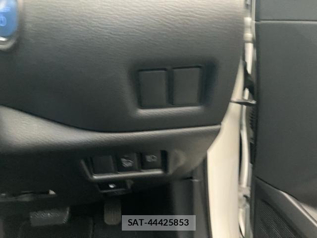 Toyota C-HR 2017-03 8795488-16