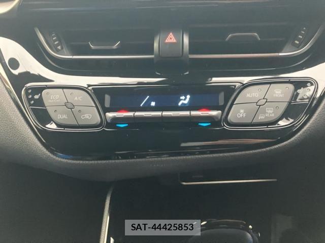 Toyota C-HR 2017-03 8795488-17
