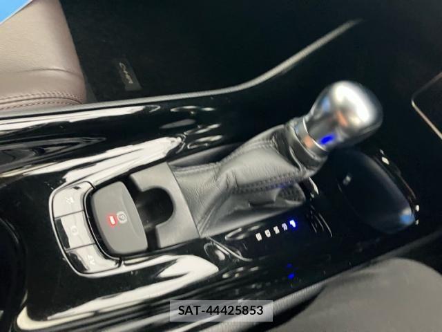 Toyota C-HR 2017-03 8795488-18