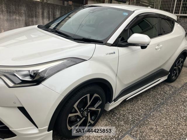 Toyota C-HR 2017-03 8795488-2