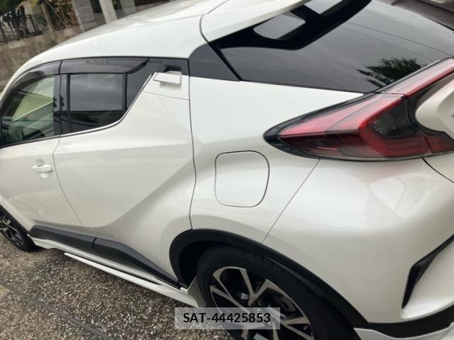 Toyota C-HR 2017-03 8795488-3
